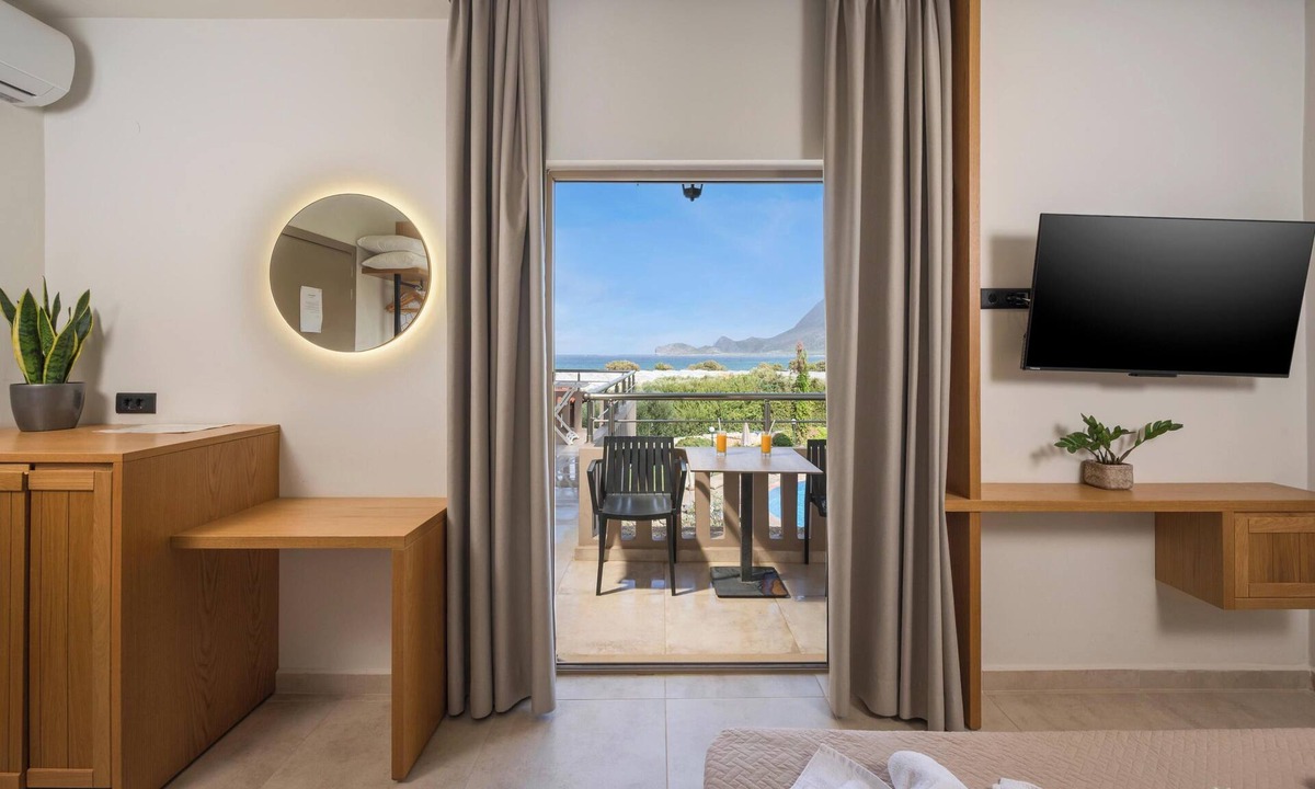 Limeniskos Hotel | Petritos Rooms and Studios