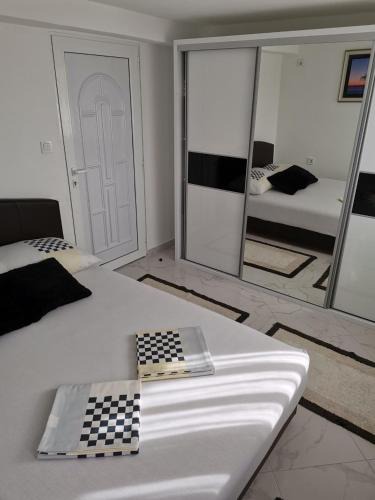 Dobra Voda House | Planet