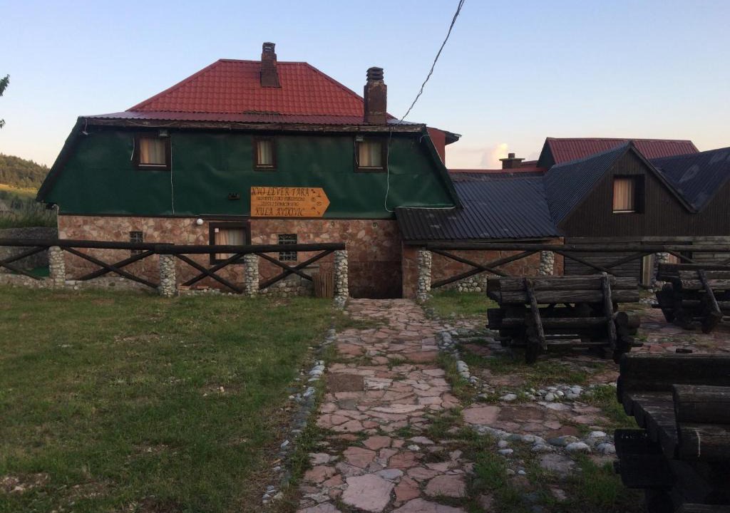 Ninkovici House | Planinarski dom kula avdović