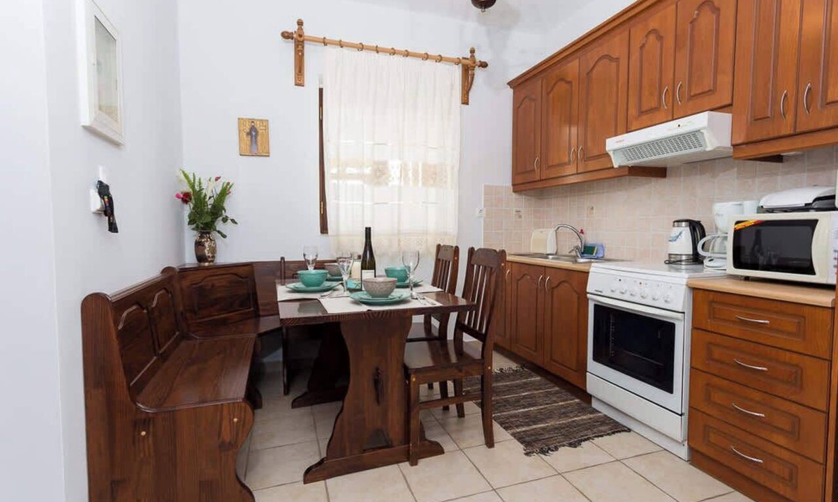 Agios Nikolaos Apartment | Pleades Seaside Asterope Gem in Mani, Near the Sea