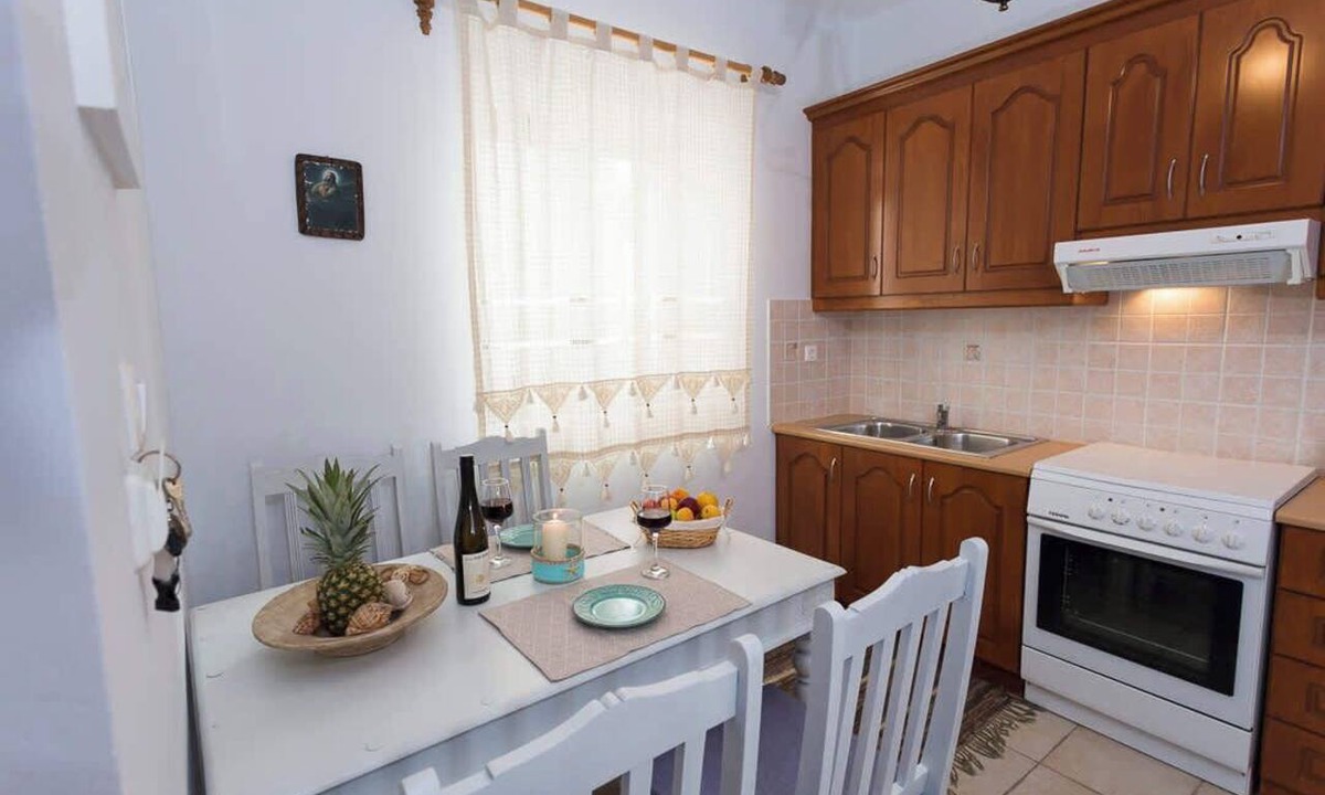 Agios Nikolaos Apartment | Pleades Seaside Caleano Gem in Mani, Near the Sea