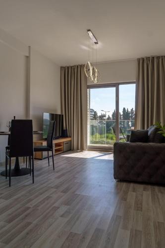 Zeljeznica Apartment | PMTR Residence Apartments with swimming pool in Bar