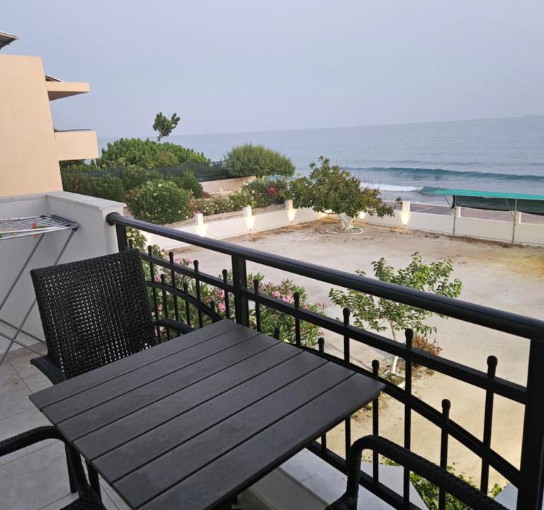 Gra Lygia Apartment | Poppis Apt