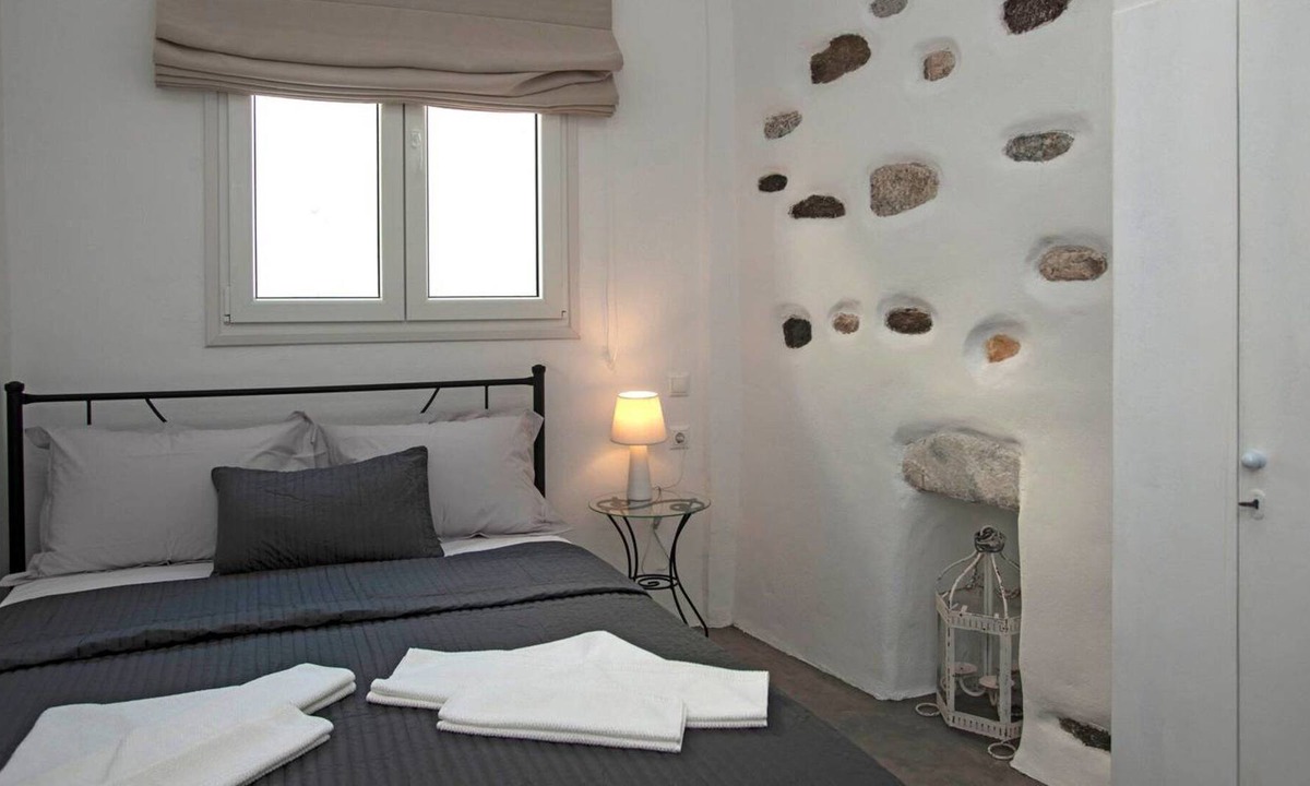 Parikia House | Portes View Traditional House