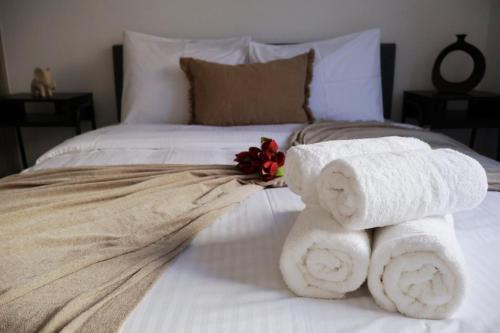 Piraeus Apartment | Porto Piraeus Suites Near Maniatika Metro Station-B1