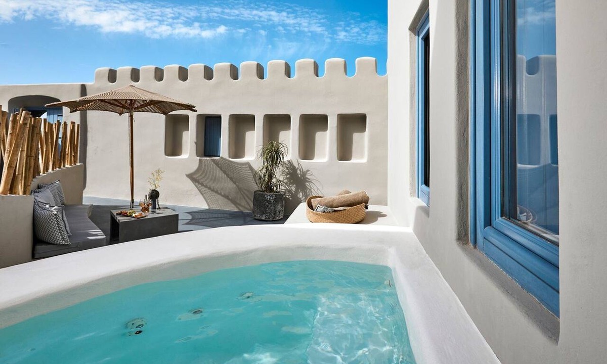 Santorini Villa | Premium Santorini Apartment | 1 Bedroom Suite | Apartment Grim