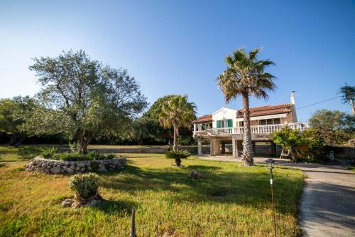Chalikounas House | Private holiday villa close by to Halikunas beach and Korission lagoon