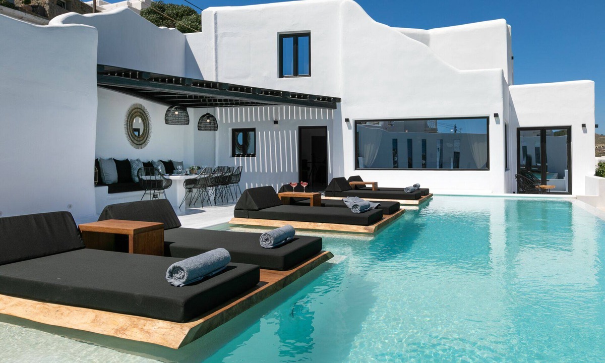 Paraga House | Pure Luxury Villa to Cater Even the Most Demanding Travelers at Perfect Location