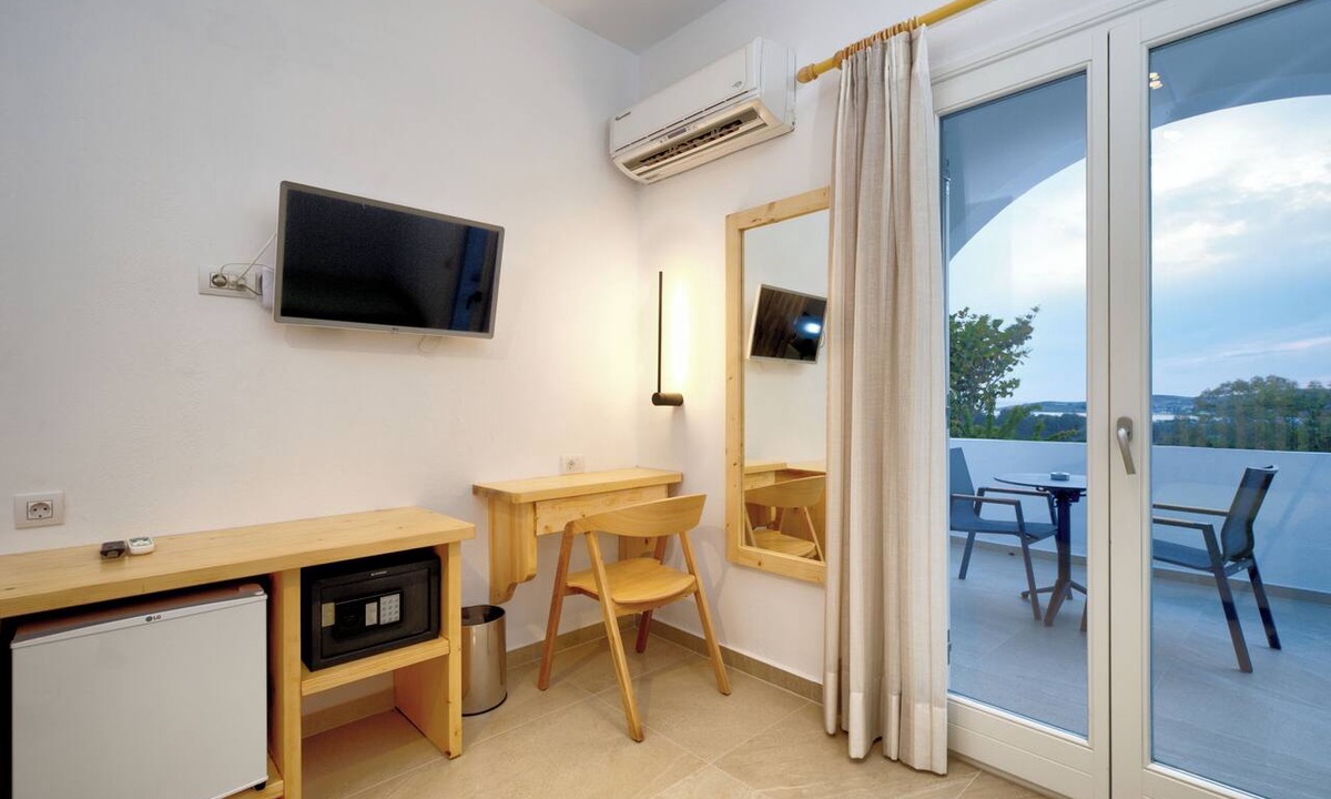 Parikia Hotel | Pyrgaki Hotel