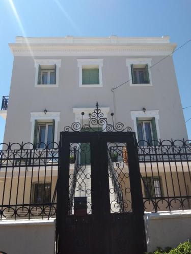 Mytilene Hotel | Pyrgos Sofokleous
