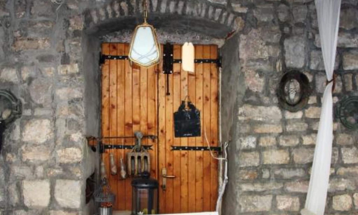 Old Town House | Quaint & Affordable Stay in Budva Traditional Stone House - Standard Double Room 3