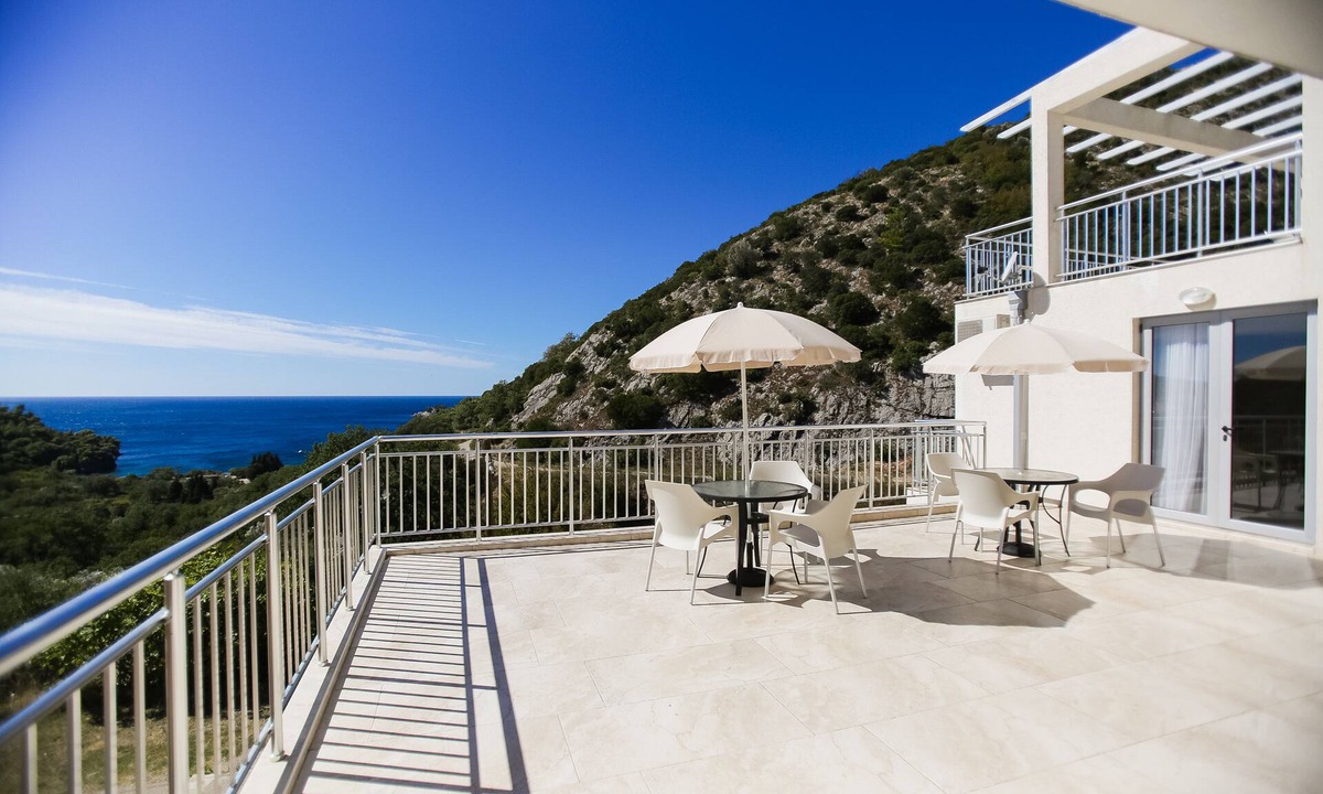 Kaluđerac Apartment | #Quiet spacious apartment with Lucice view