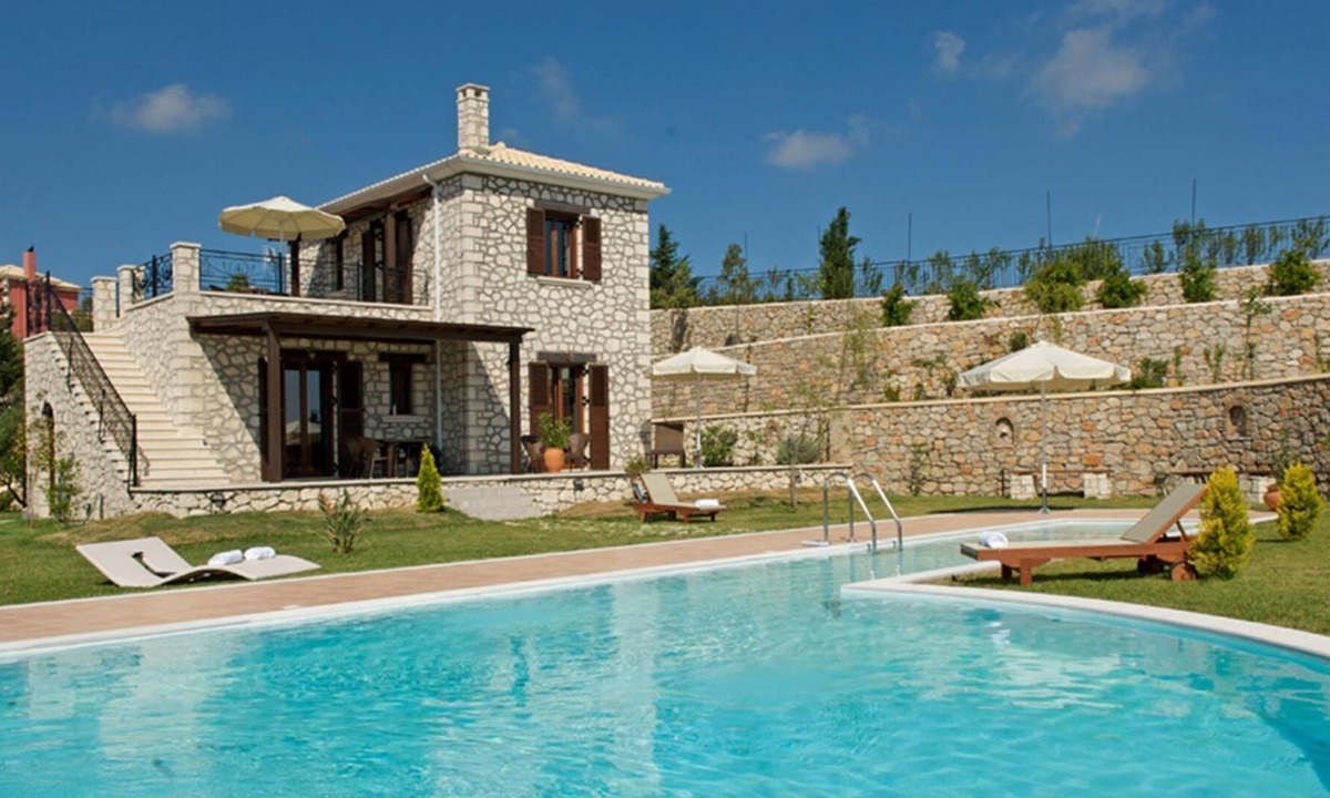 Spanokhorion Villa | R 3003 Villa Ellinor with Central Heating, Fireplace & Soundproof Windows.