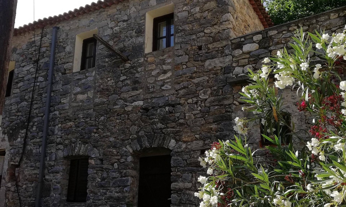 Lefktron House | Recently reinovated stone-tower!
