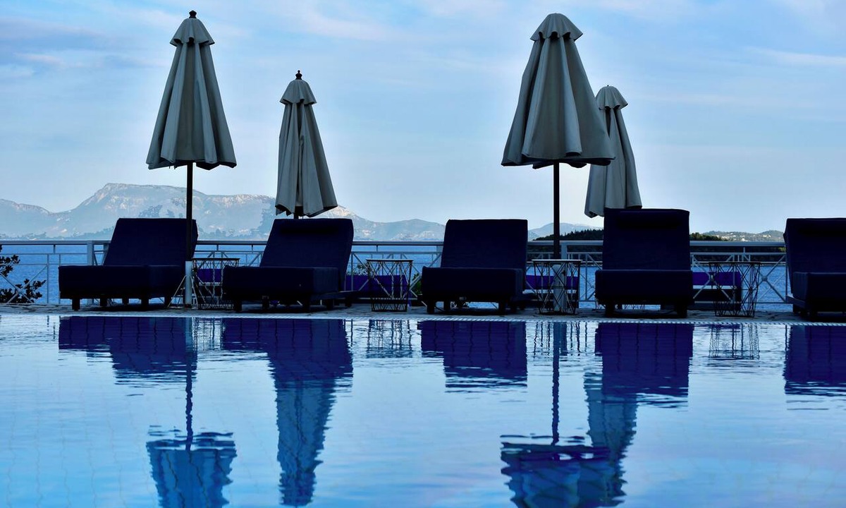 Nikiana Hotel | Red Tower
