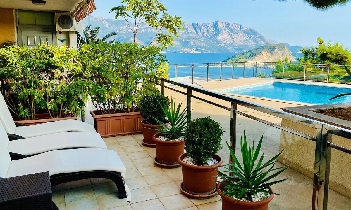 Maini Apartment | Relax Apt is the absolute best view and Location with pool in Budva