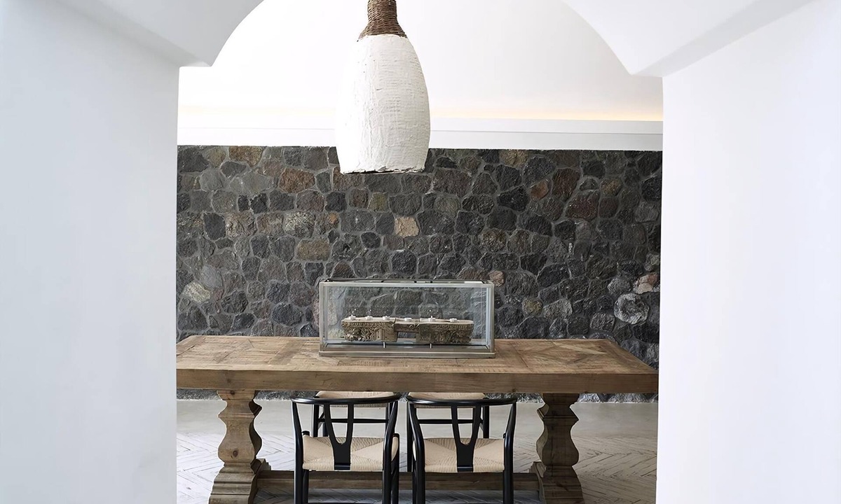 Exo Gialos Villa | Relaxing & Ambient Santorini Villa | 2 Bedrooms | Cave Stone