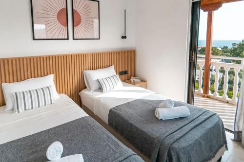 Alikanas Apartment | Relaxing Sea View Studio at Xenios Avlais