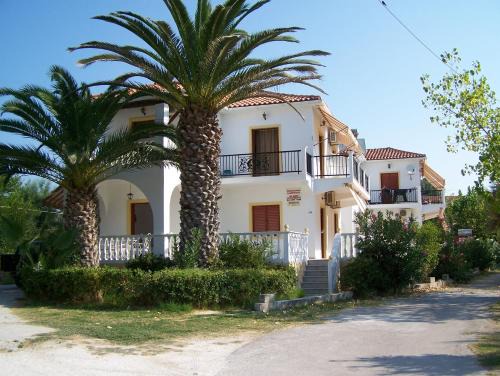 Agios Sostis Apartment | renesis studios