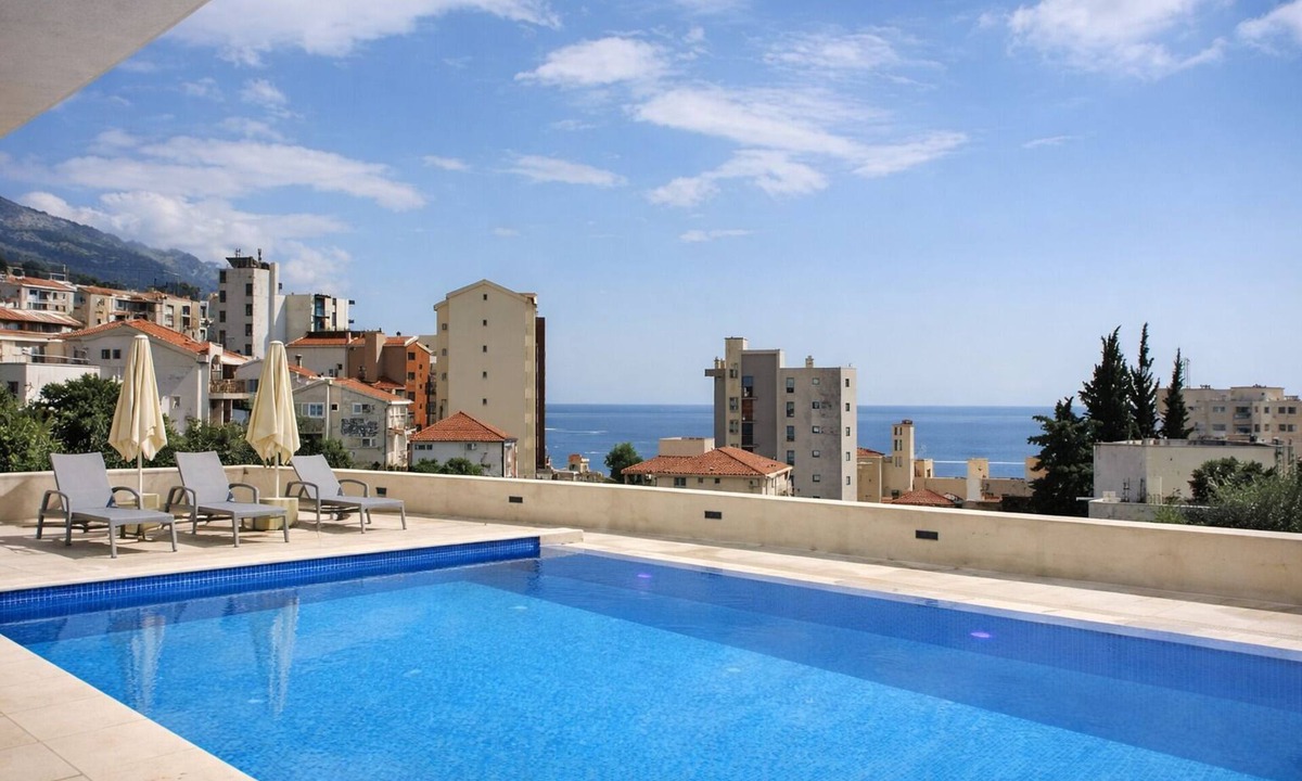 Becici Apartment | Residance with pool ,sauna and free garrage
