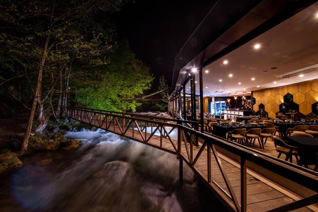 Vitomiricë Hotel | Resort Ujevara e Drinit