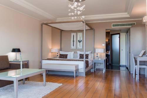 Almiros Beach Hotel | Restia