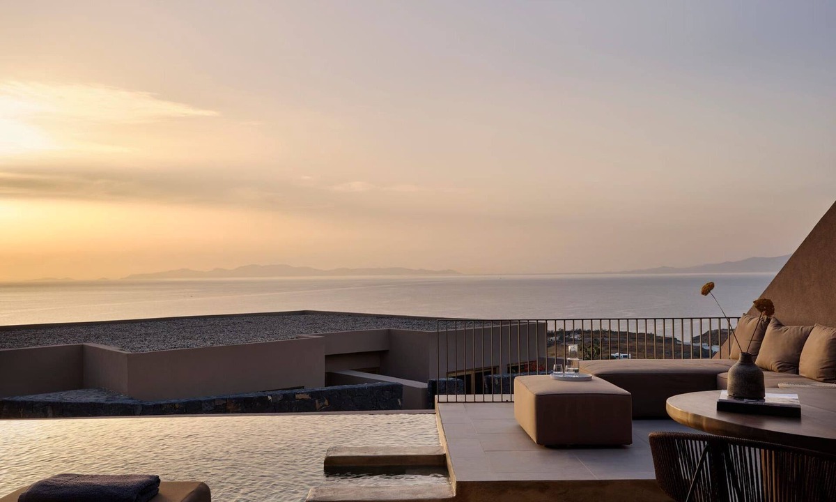Oia Apartment | Rhethis Suite, Divine Sea Views, Infinity Pool, Oia