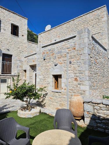 East Mani Apartment | Rigas stone tower east Mani 3