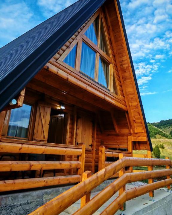 Savnik House | Riverside Cottage