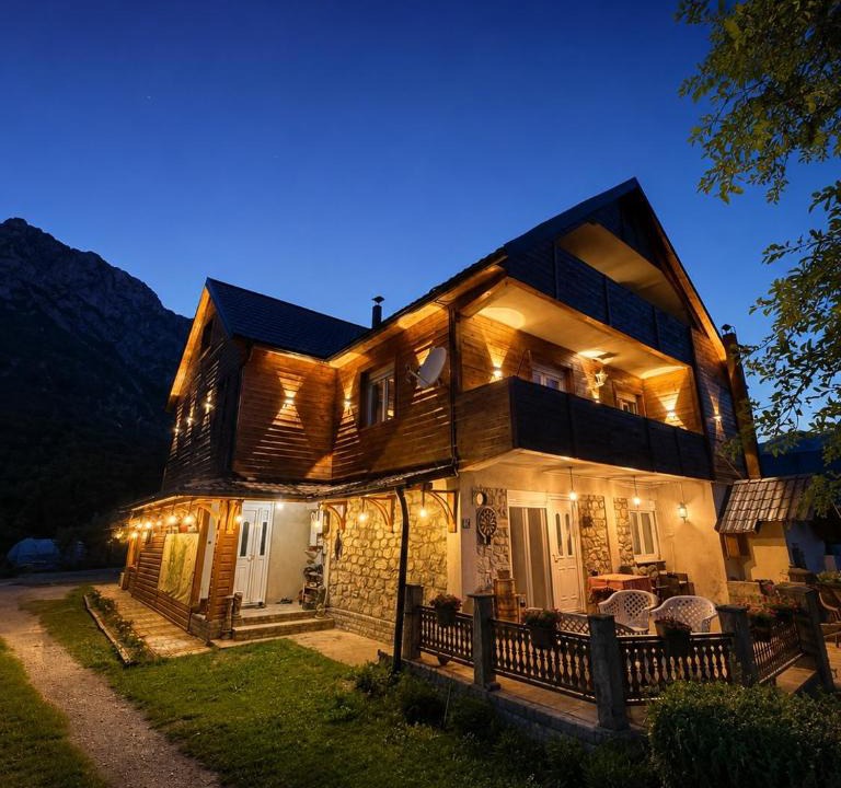 Vusanje House | Riverside - Mountain Stay with Sauna