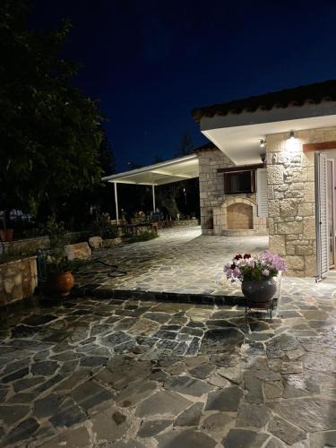 Kalpaki House | Rock house