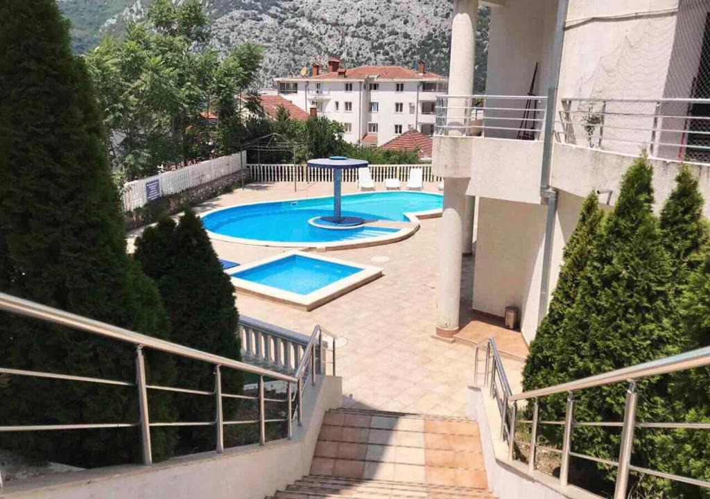 Risan Apartment | Roman Garden Apartment