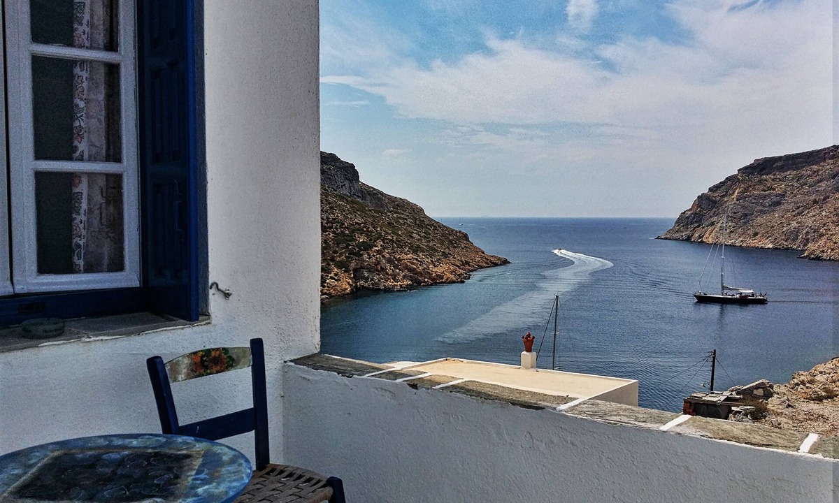 Herronisos Hotel | Romanza