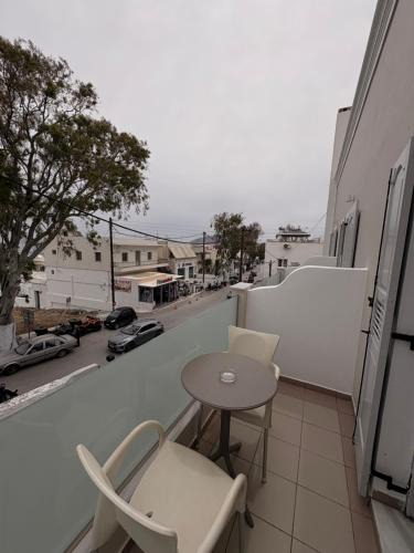 Fira Hotel | Rooms By Lignou