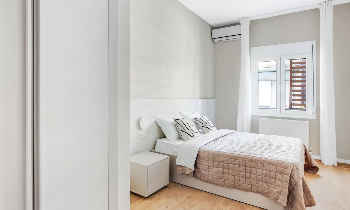 Neapoli-Sykies Apartment | Sanders New Town - Pleasant 1-bdr Apt w Balcony