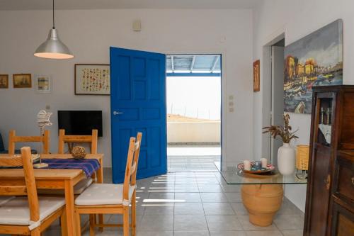 Exo Gialos Apartment | Santorini View House