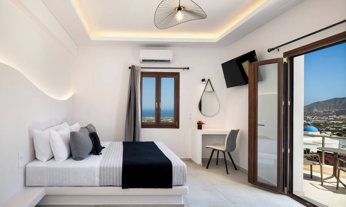 Fira Hotel | Santorinn Suites