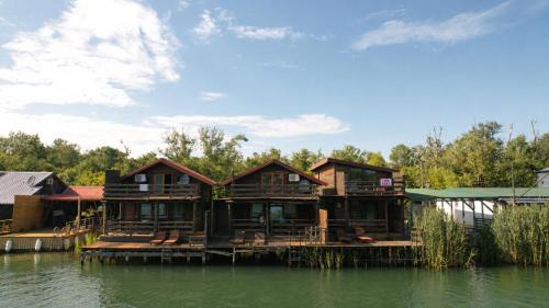 Ulcinj House | Sara Riverside Cottage