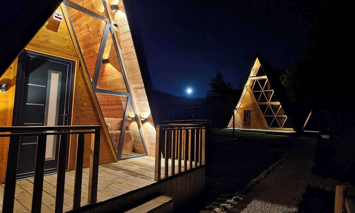Zabljak Cabin | Savoia Villas Zabljak: Cozy Wooden Chalet