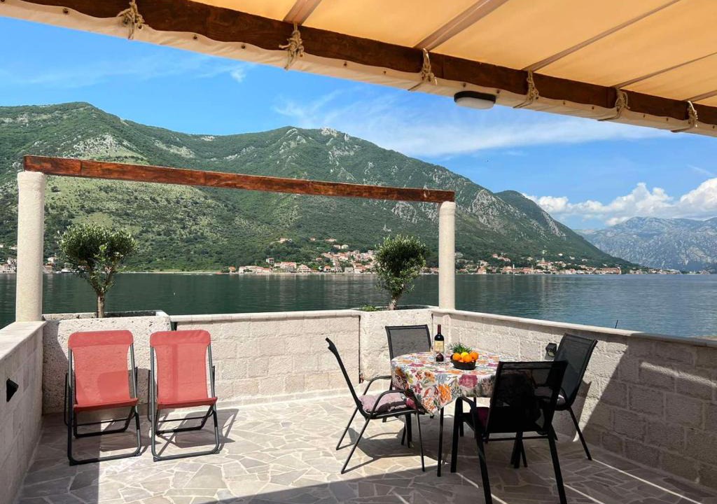 Dobrota Apartment | Sea Front 171