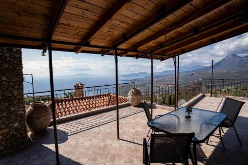 Lefktron House | Sea & Mountain - Mani Serenity Retreat