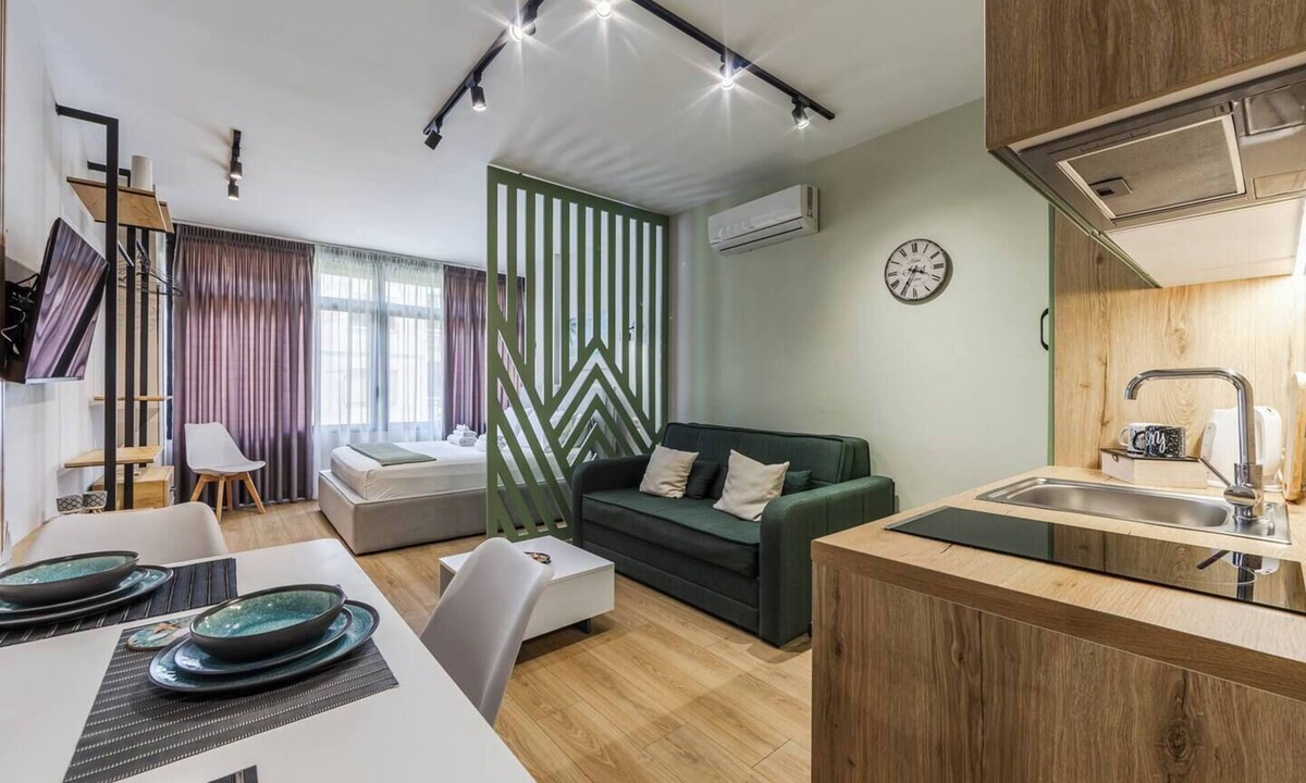 Golem Apartment | Sea Nest Retreat | Waterfront Apartment by PikHost