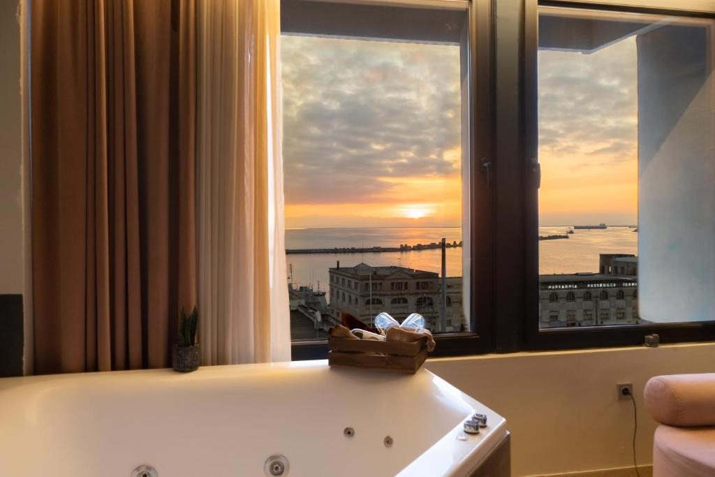 Ladadika Apartment | Sea & the City