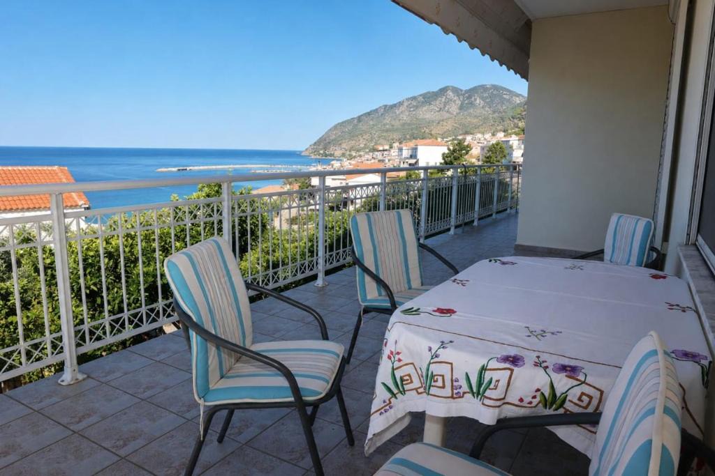 Plomari Apartment | Sea view apartment