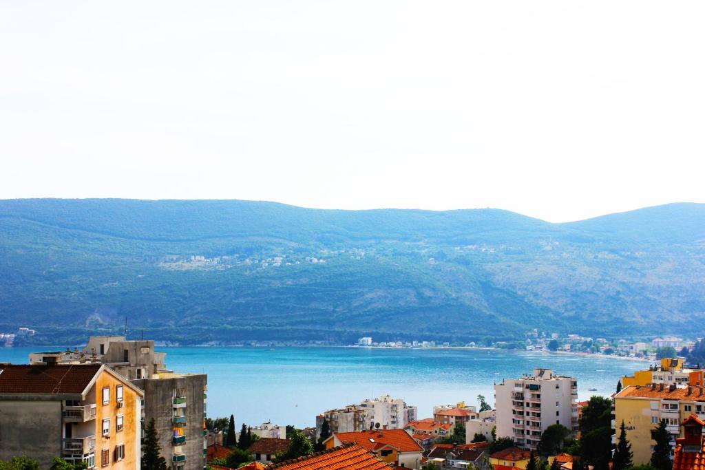 Topla Apartment | Sea View Senat Apartment