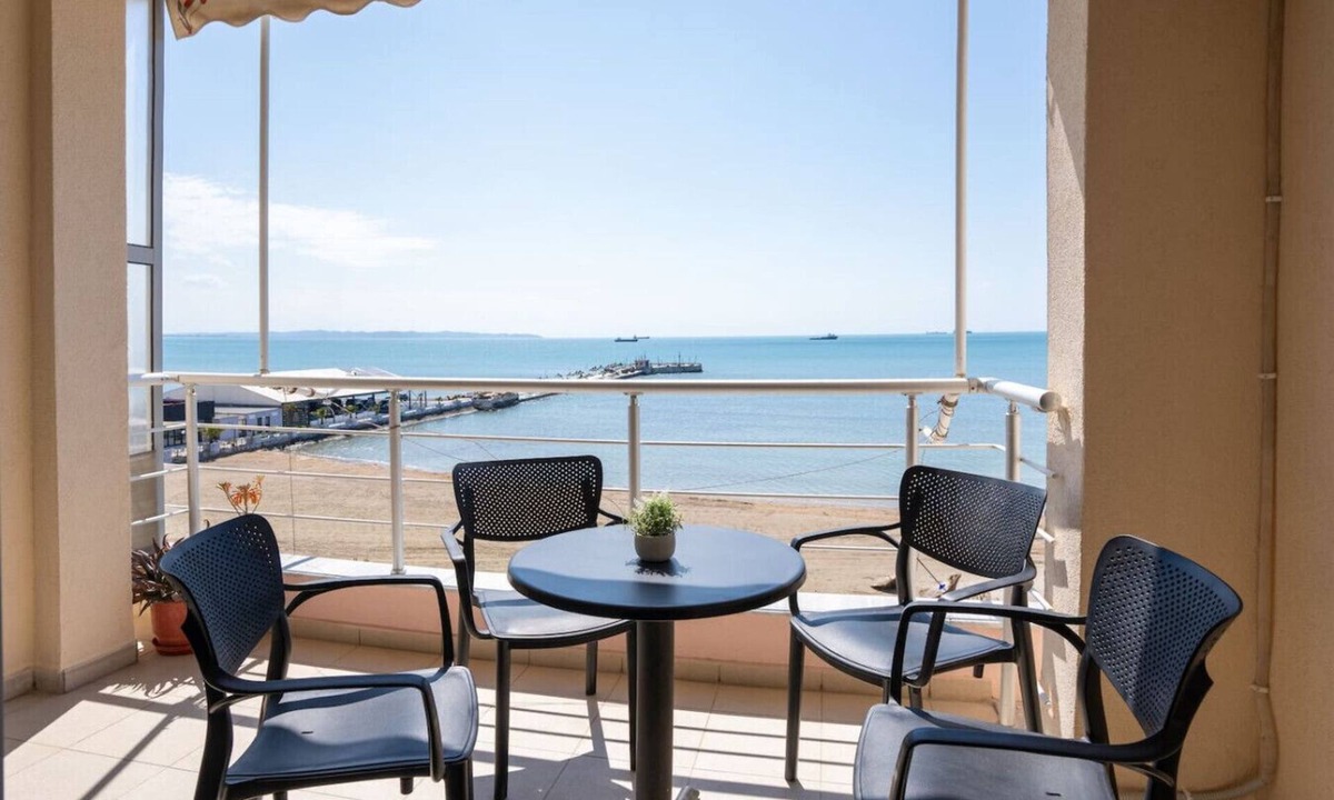 Durres Condo | Sea View-Sunlit Coast Apartment Durrës