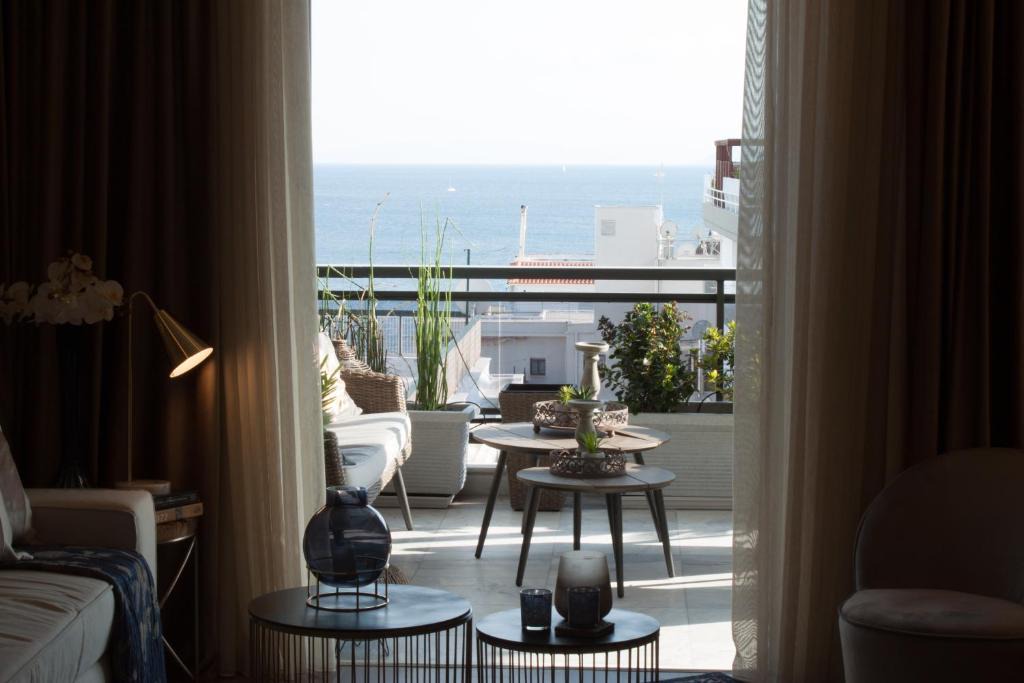 Palaio Faliro Apartment | Sea view super romantic apartment