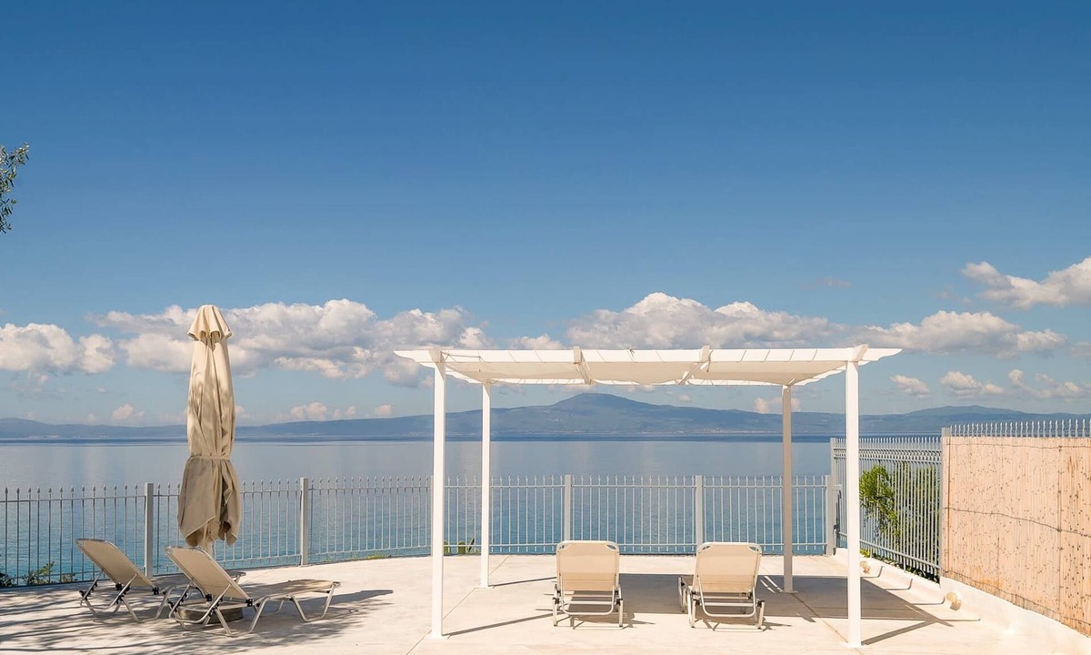 Diasella Apartment | Seafront Pouletis Family Sunset Gem with pool