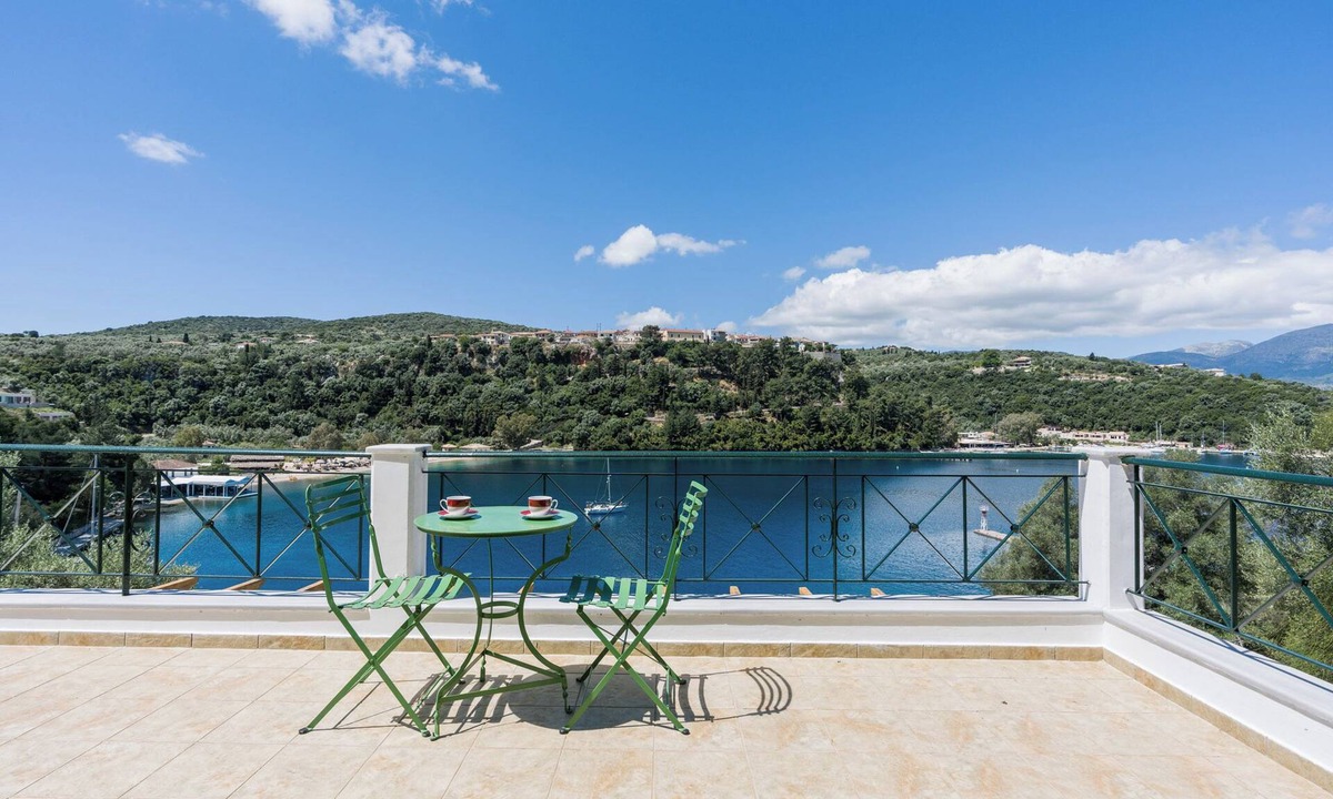 Meganisi Villa | Seafront retreat with p-pool, seaviews, walk to beach - Villa Argiri Meganisi