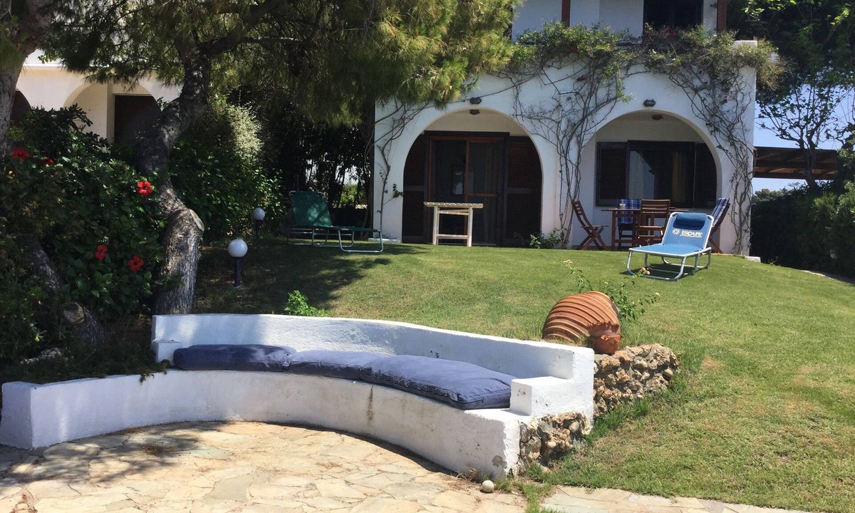 Agios Emilianos Villa | Seafront Villa with Private Beach Access & Stunning Spetses Views